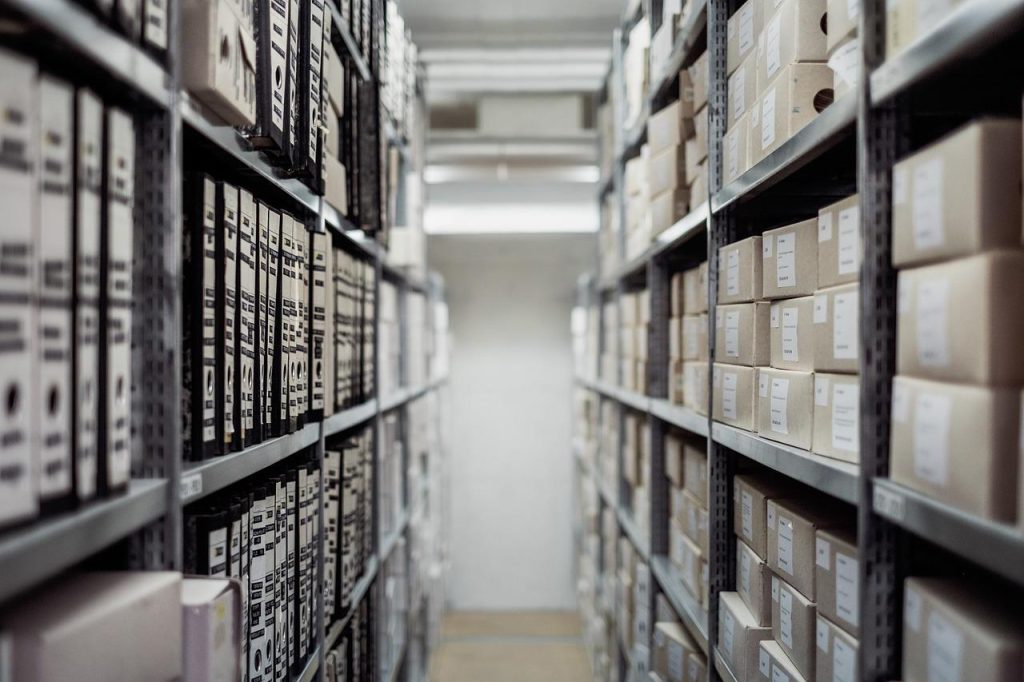 Moderne magazijnstelling met slimme opslagoplossingen voor optimale ruimtebenutting en bedrijfsgroei