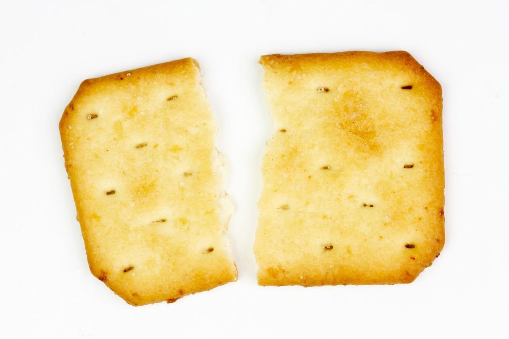 Snackbar Leiden menukaart met traditionele Nederlandse snacks en gezonde fastfood alternatieven zoals kroketten, bitterballen