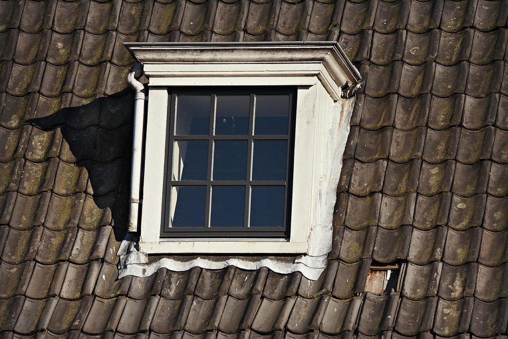 Prefab dakkapel maakt woning ruimer en lichter door meer natuurlijk licht